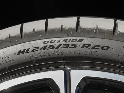 2026�� TFSI quattro 200kW �콢������