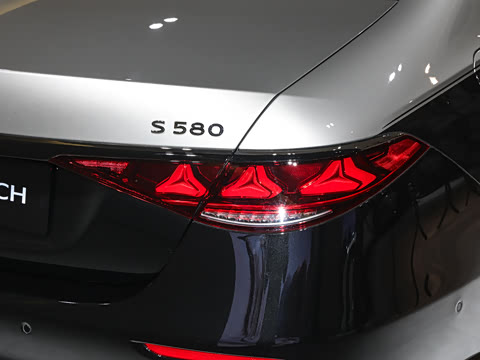 2027�� S 580 4MATIC Night Series