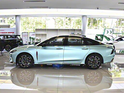 2025�� 2.0T ������