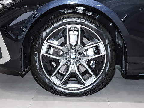 2026�� 530Li ������ ������װ