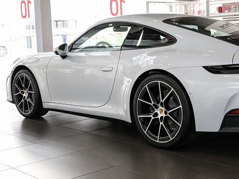 2026�� Carrera 3.0T