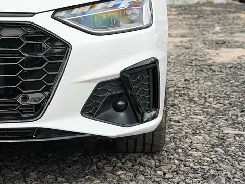 2026�� 200���������� 40 TFSI ����������