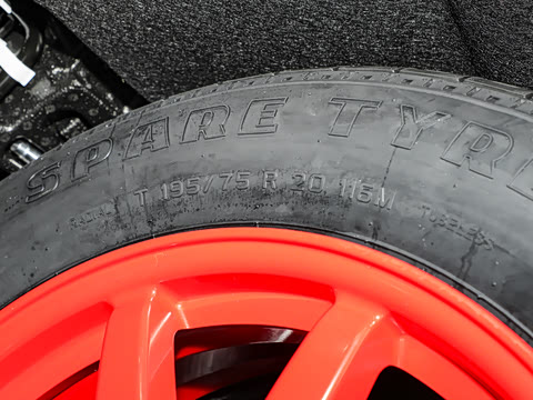 2025�� 3.0 L6 400PS �䷶�ӳ���