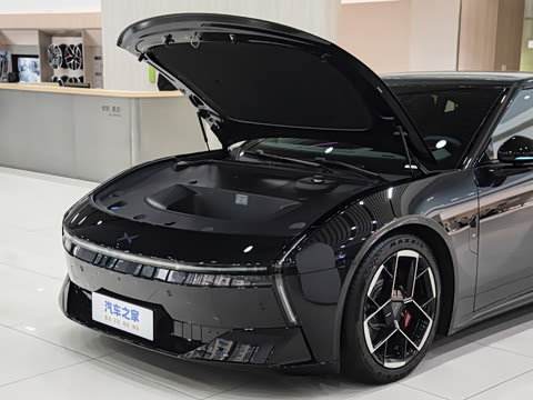 2025�� 820 Max