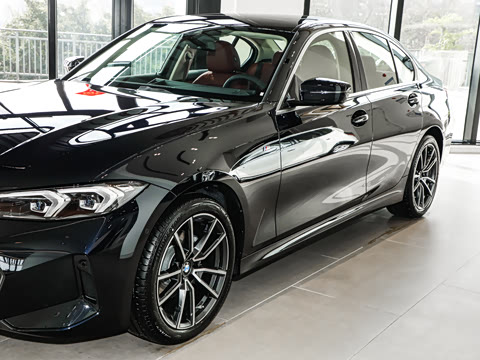 2026�� 325i M�˶���װ