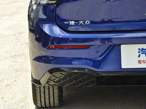 2025�� �Ŀ�� 300TSI R-Line