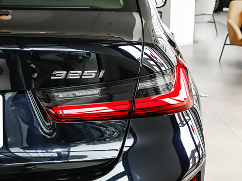 2026�� 325i M�˶���װ