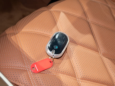 2027�� S 680 4MATIC