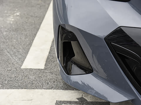 2026�� 525Li M�˶���װ