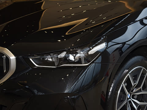 2026�� �Ŀ� eDrive 40L M�˶���װ