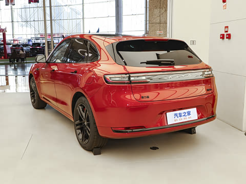 2025�� ����   Ultra ������