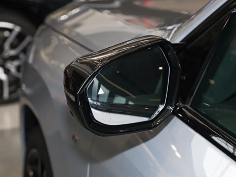 2025�� M50 xDrive