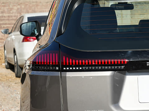 2026�� 2.0L ����������