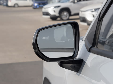 2026�� 1.5T 6MT ������ 