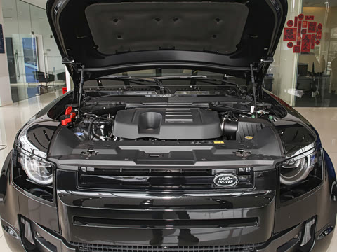 2026�� 110 3.0T P400 X-Dynamic HSE