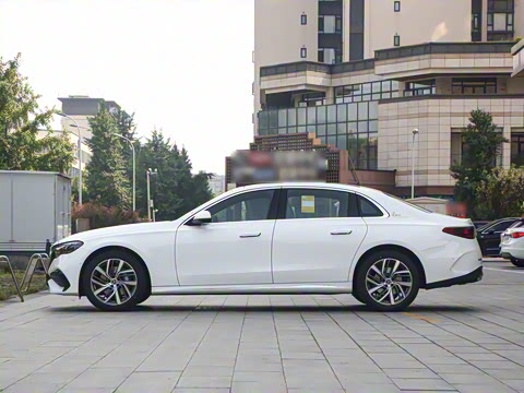 2025�� �Ŀ� E 300 L ʱ���˶���