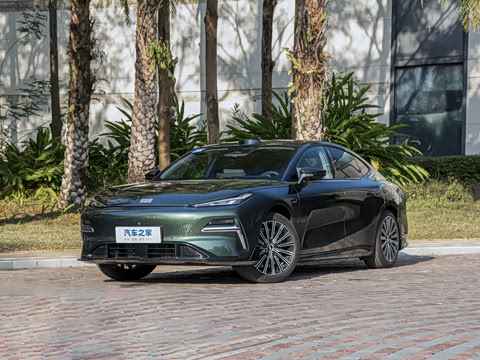 2026�� 225km EM-P Զ�����ǺӰ�+ҫҹ��װ