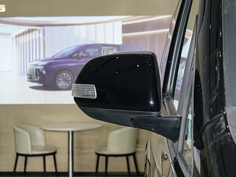 2027�� 2.0L ������ 7��