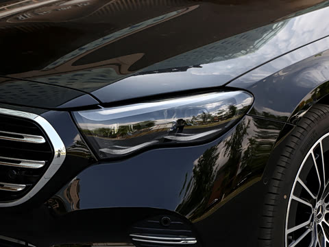 2026�� �Ŀ� E 300 L �����