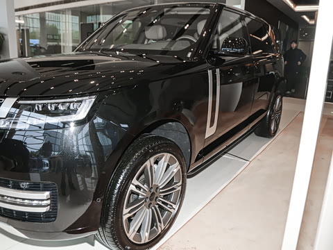 2026�� 3.0 L6 400PS AB�����