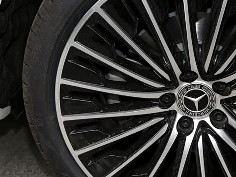 2026�� �Ŀ�� E 300 L ʱ���˶���