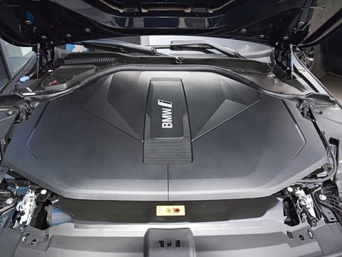 2026�� �Ŀ� eDrive 35L M�˶���װ