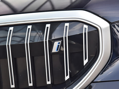 2026�� �Ŀ� eDrive 35L M�˶���װ