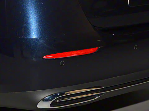 2026�� E 300 L ������