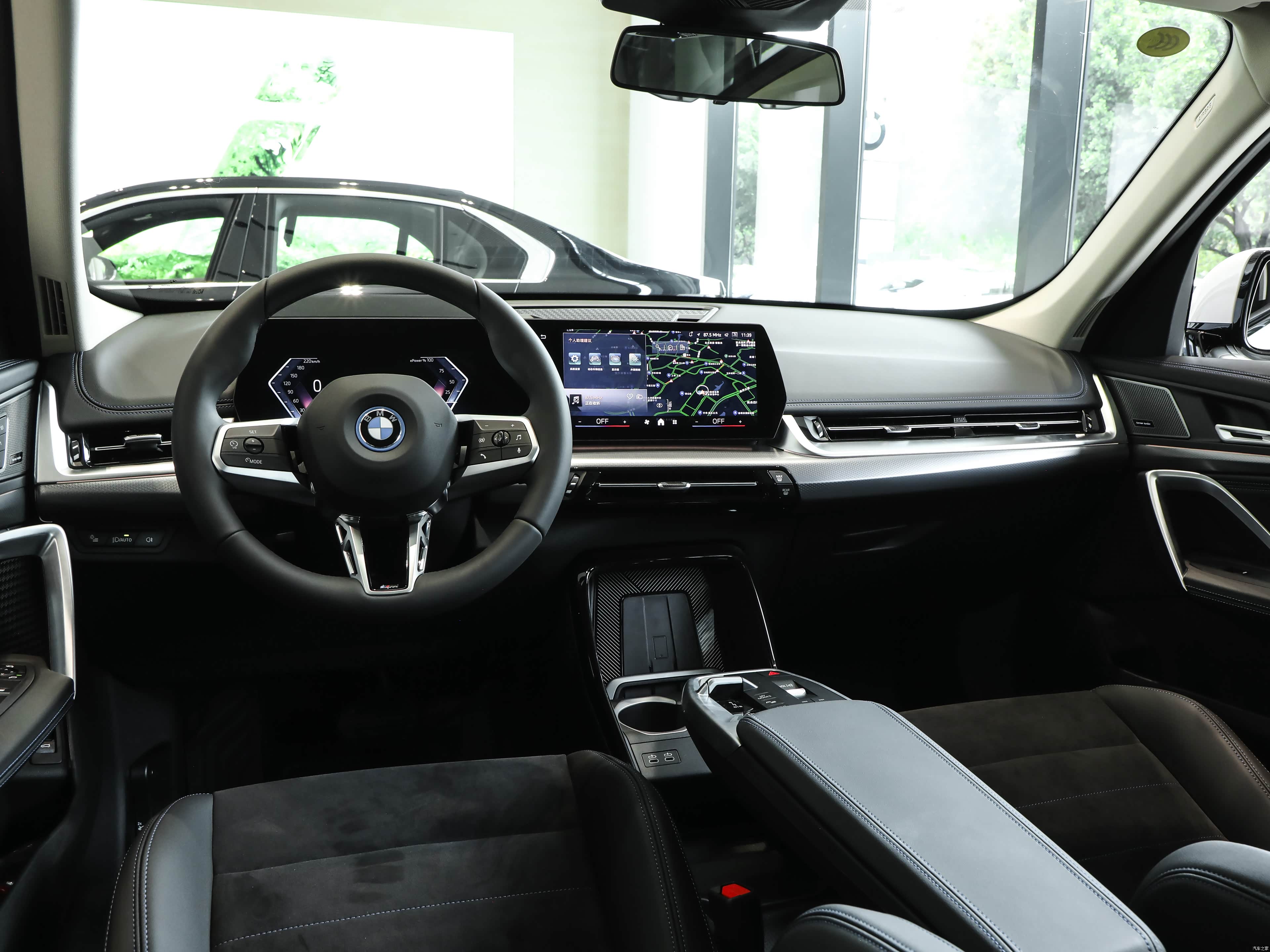BMW iX1, миниатюра 11