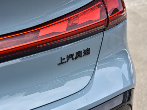 2026�� TFSI quattro 200kW �콢��