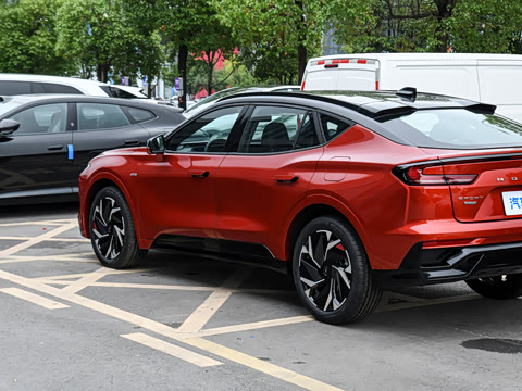 2026�� 2.0T EcoBoost  E �춯  �˶��� ST-Line