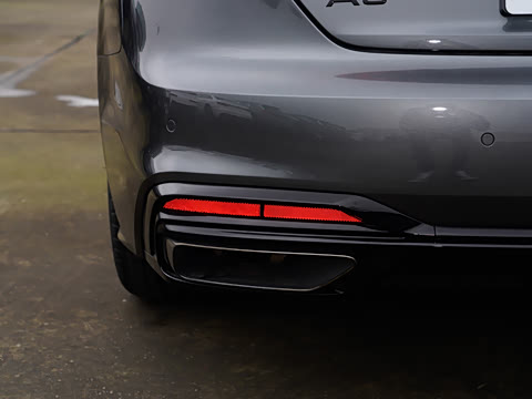 2025�� Sportback ��ذ� 40 TFSI quattro ����������