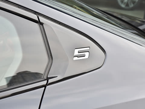 2026�� �Ŀ� 530Li ������ M�˶���װ