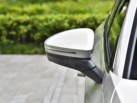 2026�� L 300TSI DSG ������