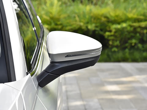 2026�� L 300TSI DSG ������