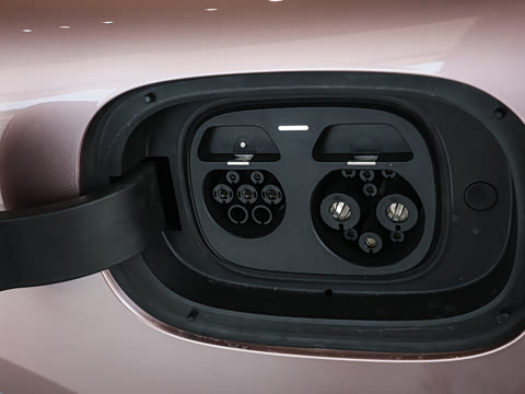 2025�� ���� Ultra�������� (896�߼����״