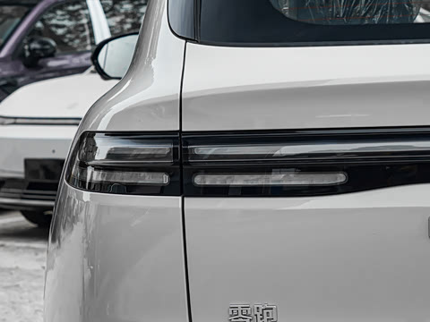 2027�� 660������