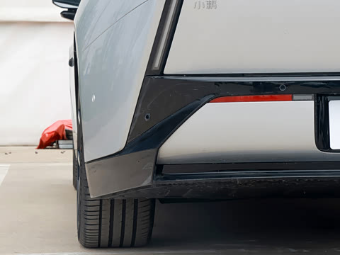 2025�� 820 Max