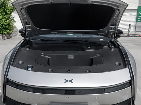 2025�� 820 Max