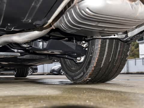 2026�� E 300 L ������