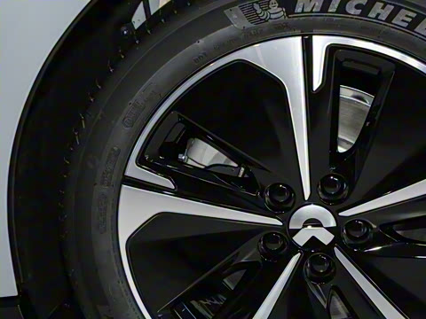 2025�� 100kWh Touring