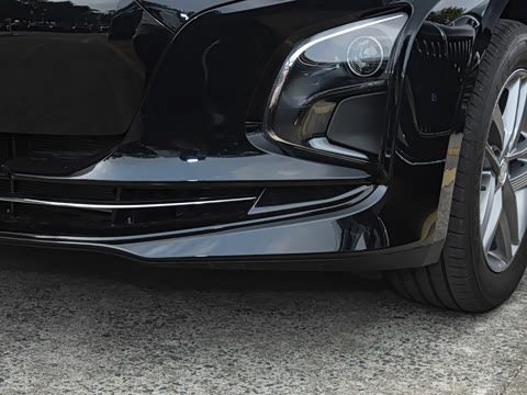 2025�� 610km PLUS