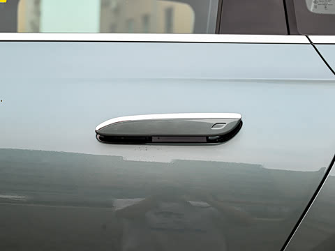 2026�� E 300 L ������