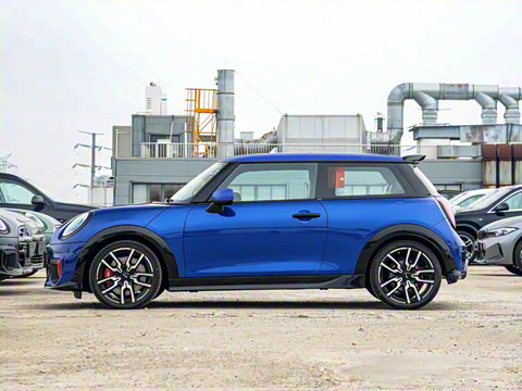 2025�� JOHN COOPER WORKS