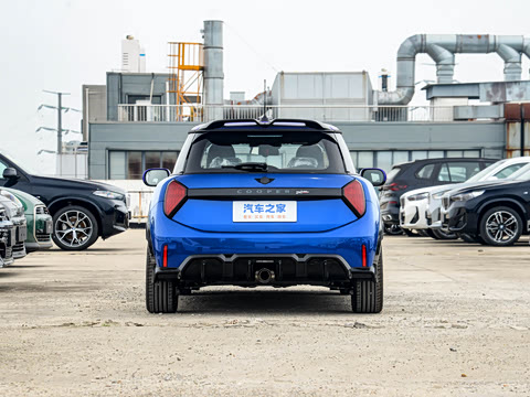 2025�� JOHN COOPER WORKS