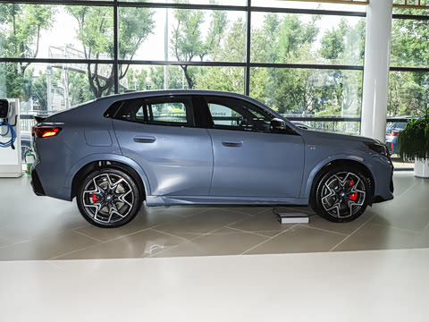 2026�� M35i
