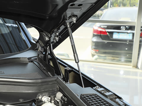 2025�� 3.0 L6 400PS ʢ���ӳ���