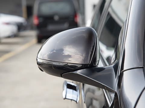 2025�� �Ŀ� E 260 L