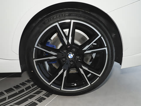 2026�� M240i xDrive