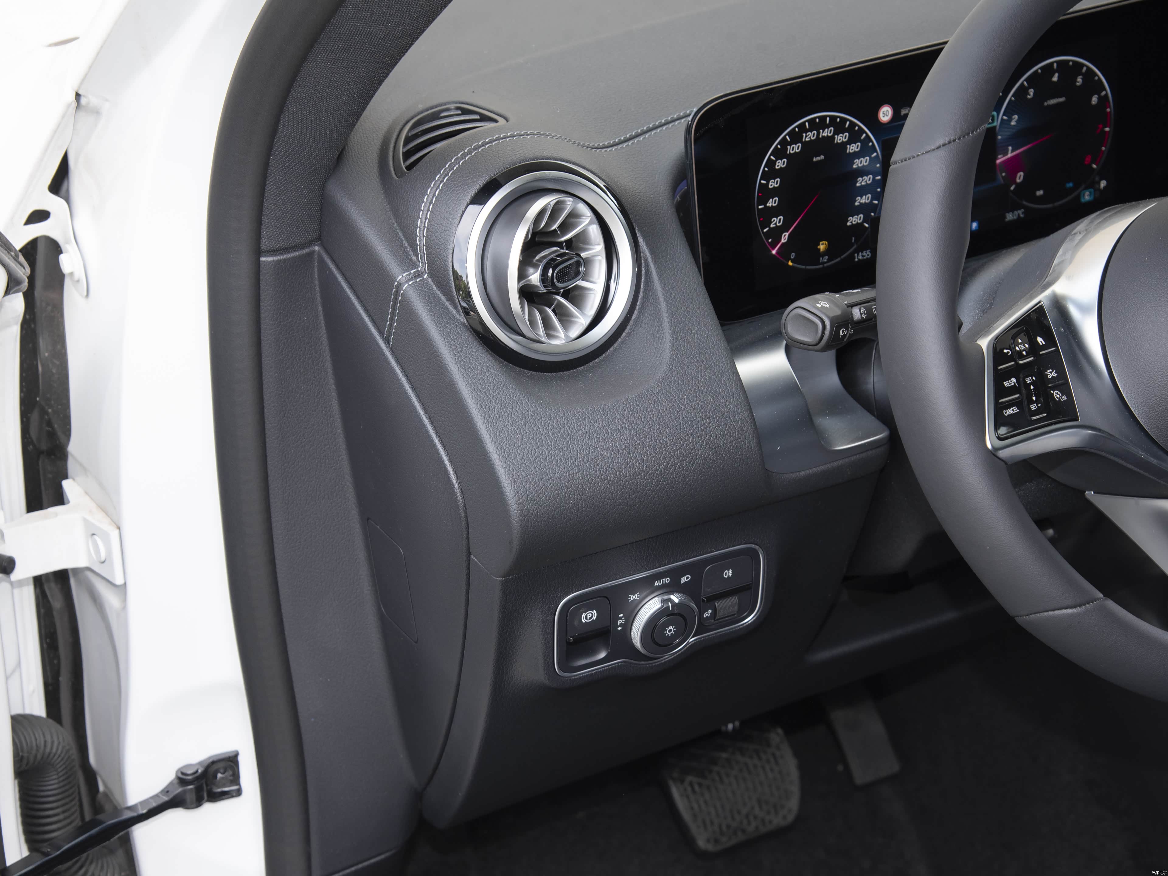 Mercedes-Benz GLB, миниатюра 16